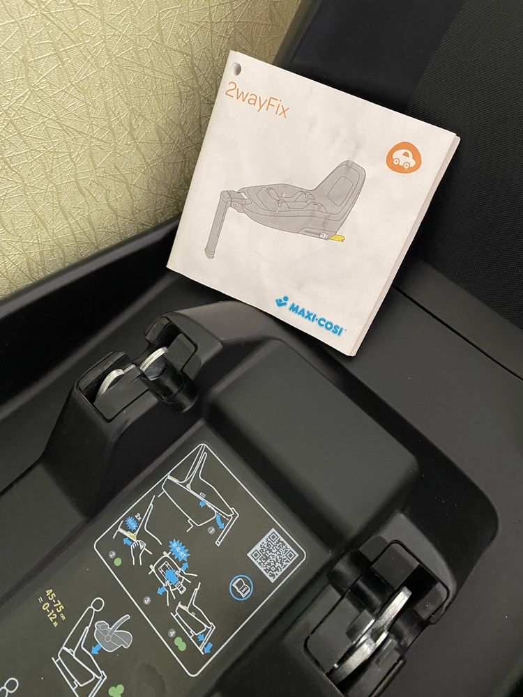 База Maxi Cosi 2 way Fix для автокрісла Pebble Plus, Rock,Pearl