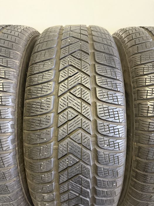 Zimowe opony Pirelli 235/65r17 2021r komplet