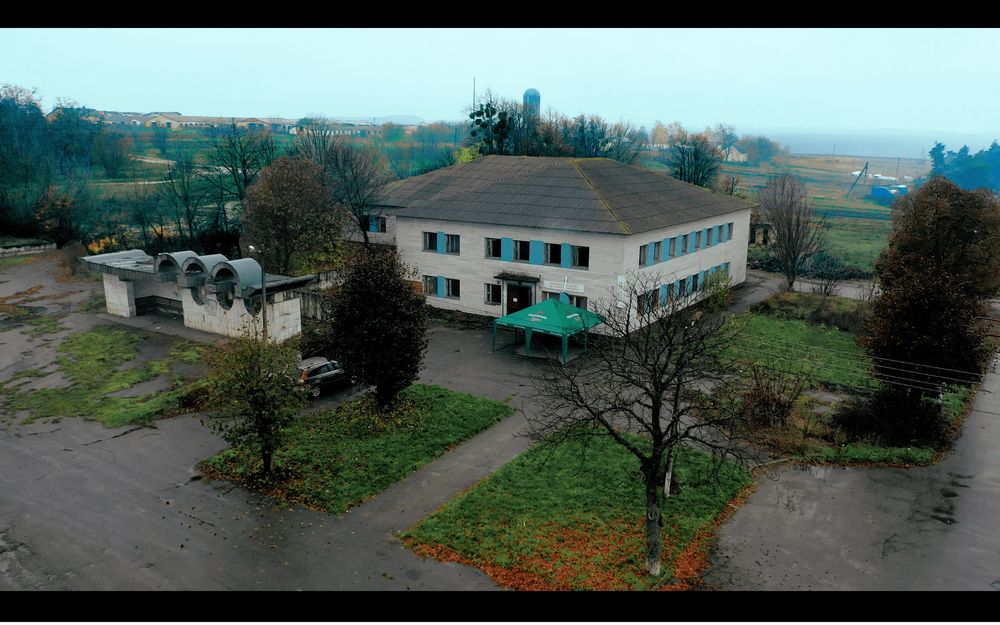 Продам комерційну нерухомість 800 м², Тетіїв, траса, 0,35 га