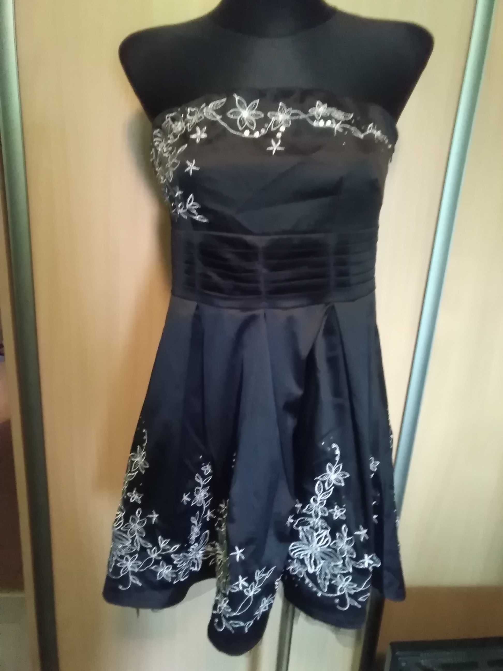 Sukienka wizytowa czarna