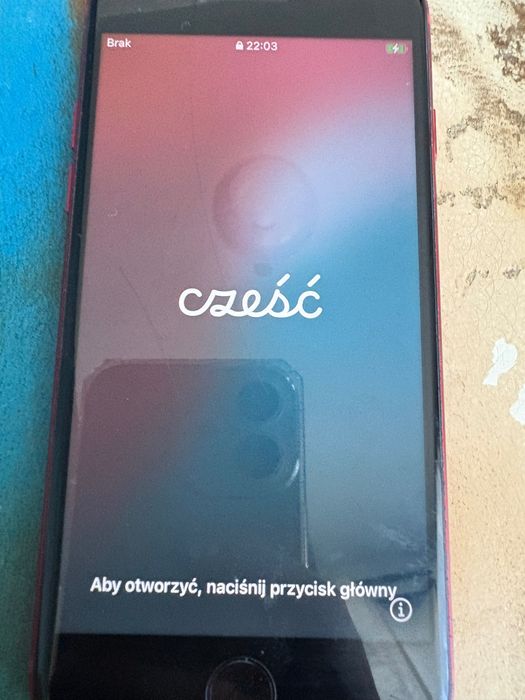 iPhone SE2022 czerowny