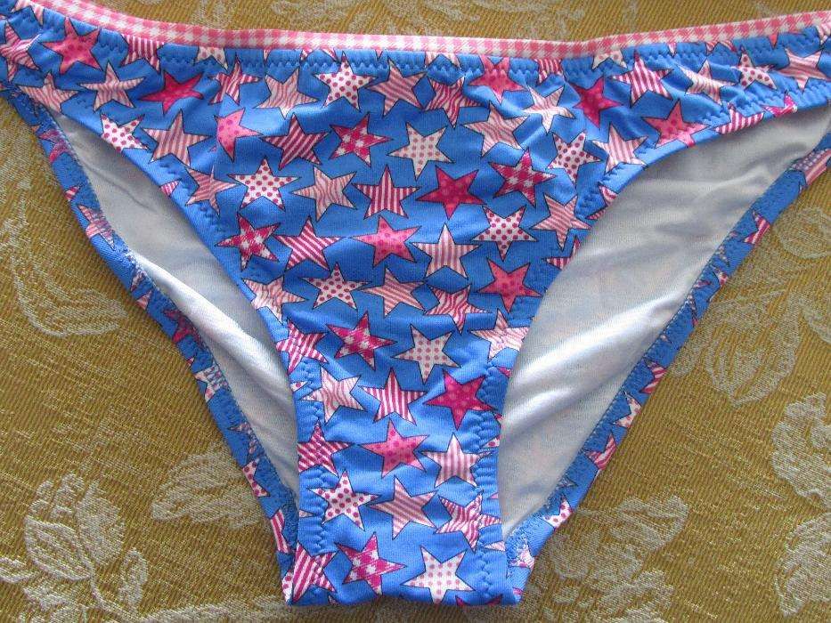 Bikini com estrelinhas rosa e azul