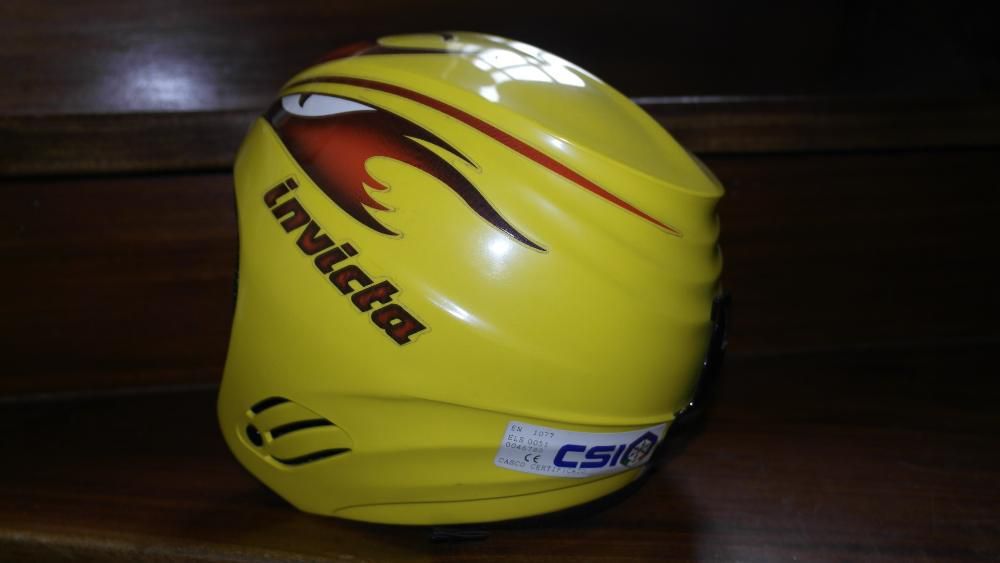 Capacete de ski novo