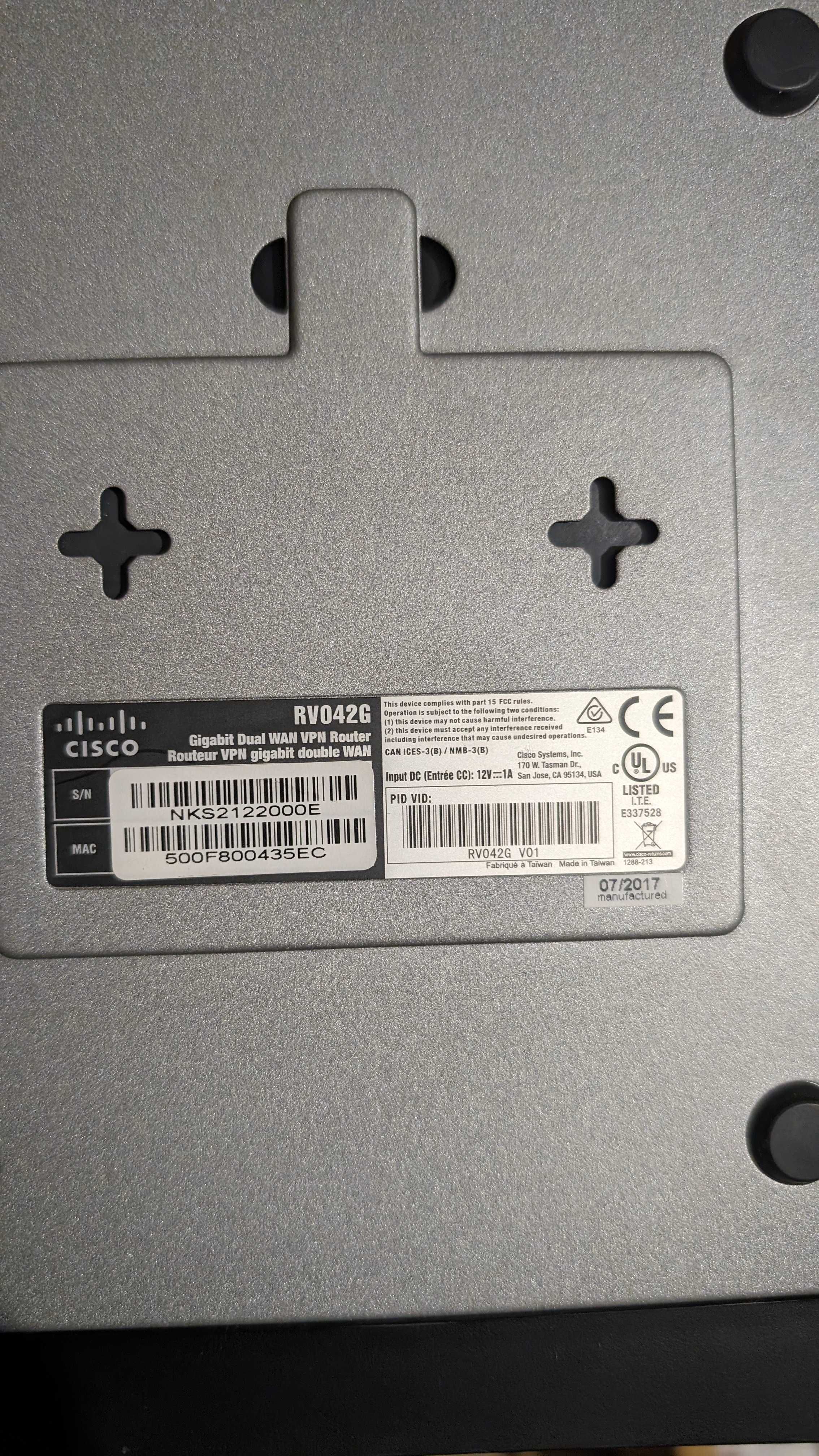 Маршрутизатор Cisco Dual Gigabit WAN VPN Router (RV042G)