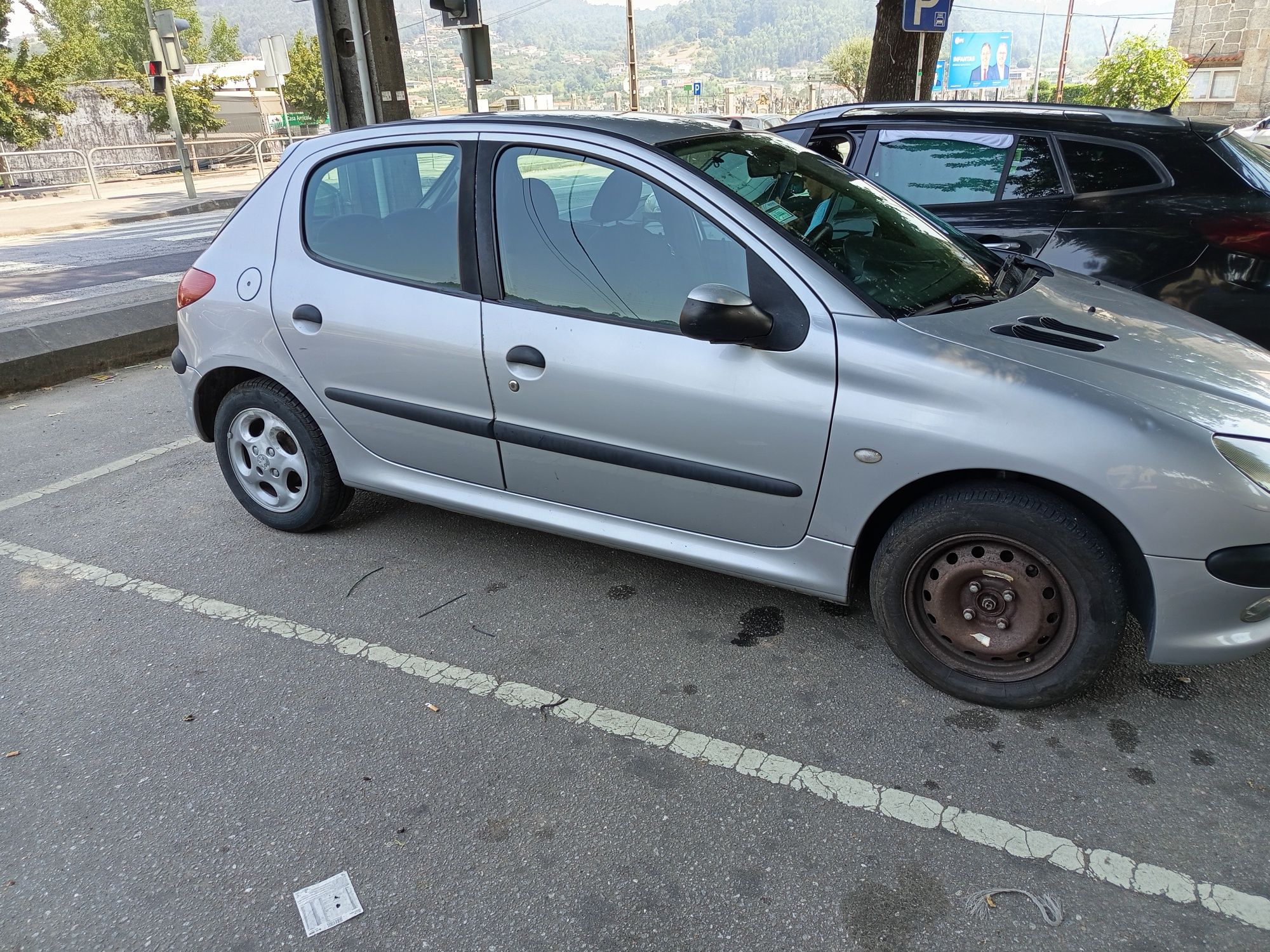 Vendo Peugeot 206 1.1 16V – 2002 – Gasolina – 750€