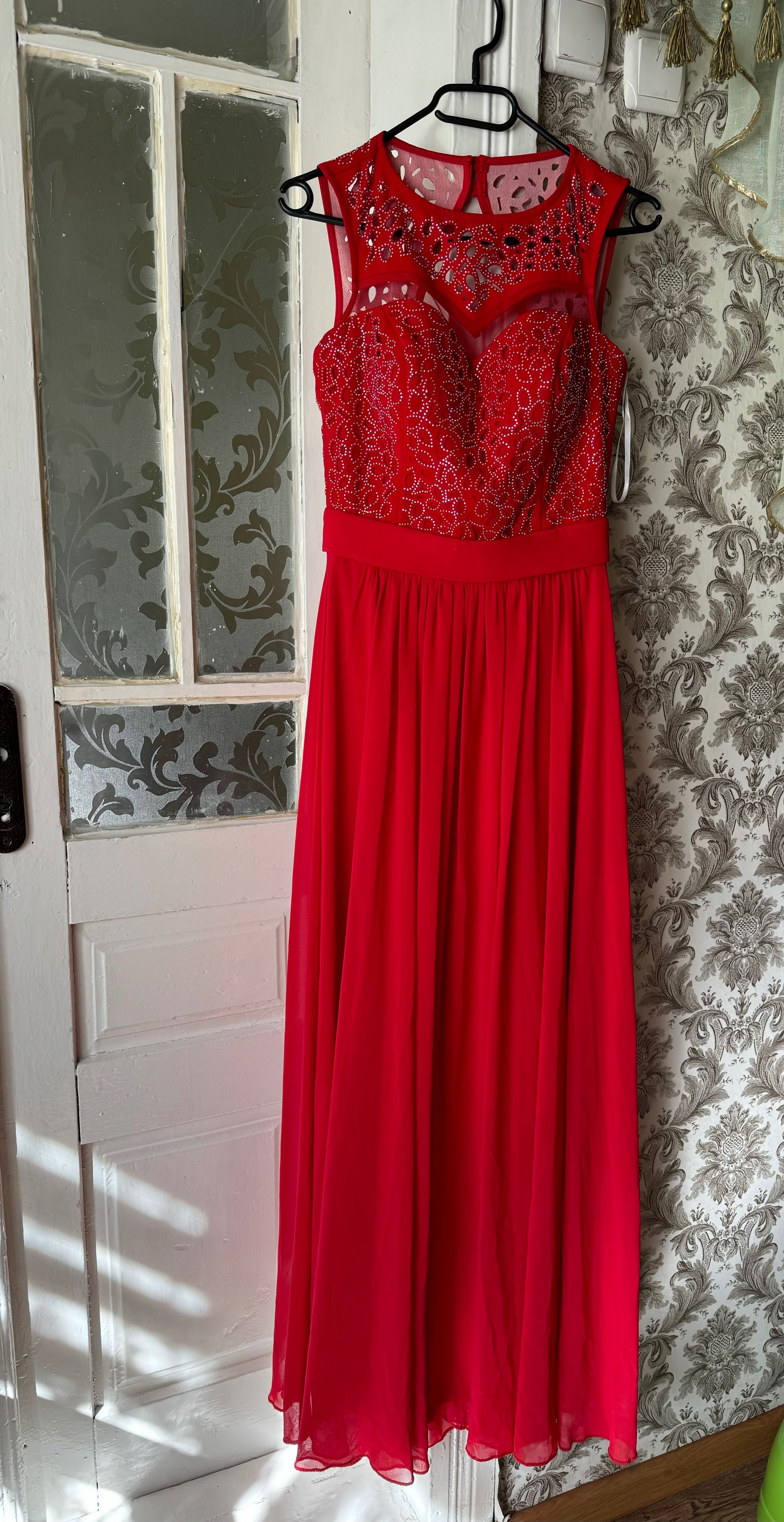 Червона Випускна сукня