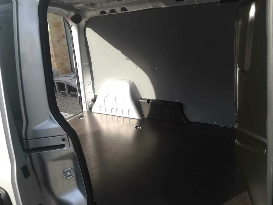 Fiat Doblo L2H1-Zabudowa przestrzeni ładunkowej