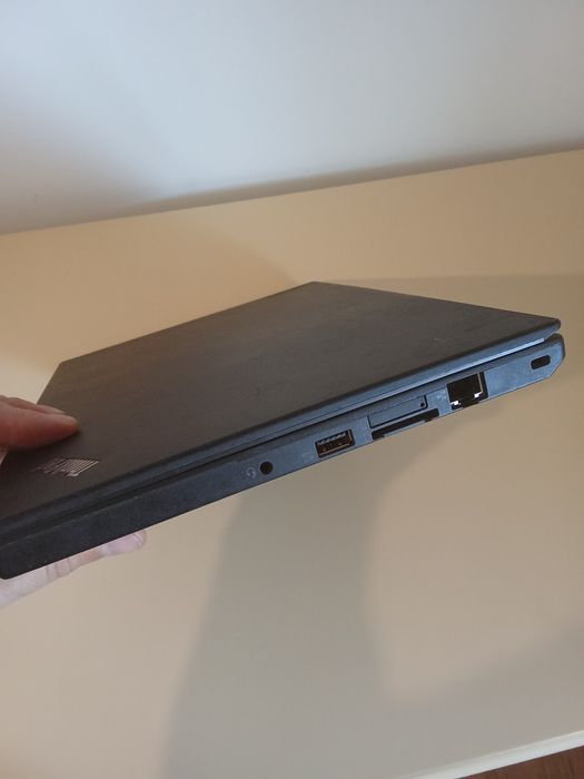 Lenovo Thinkpad x260 i5-6gen ddr4 8gb  ssd 240 gb 12.5 FHD