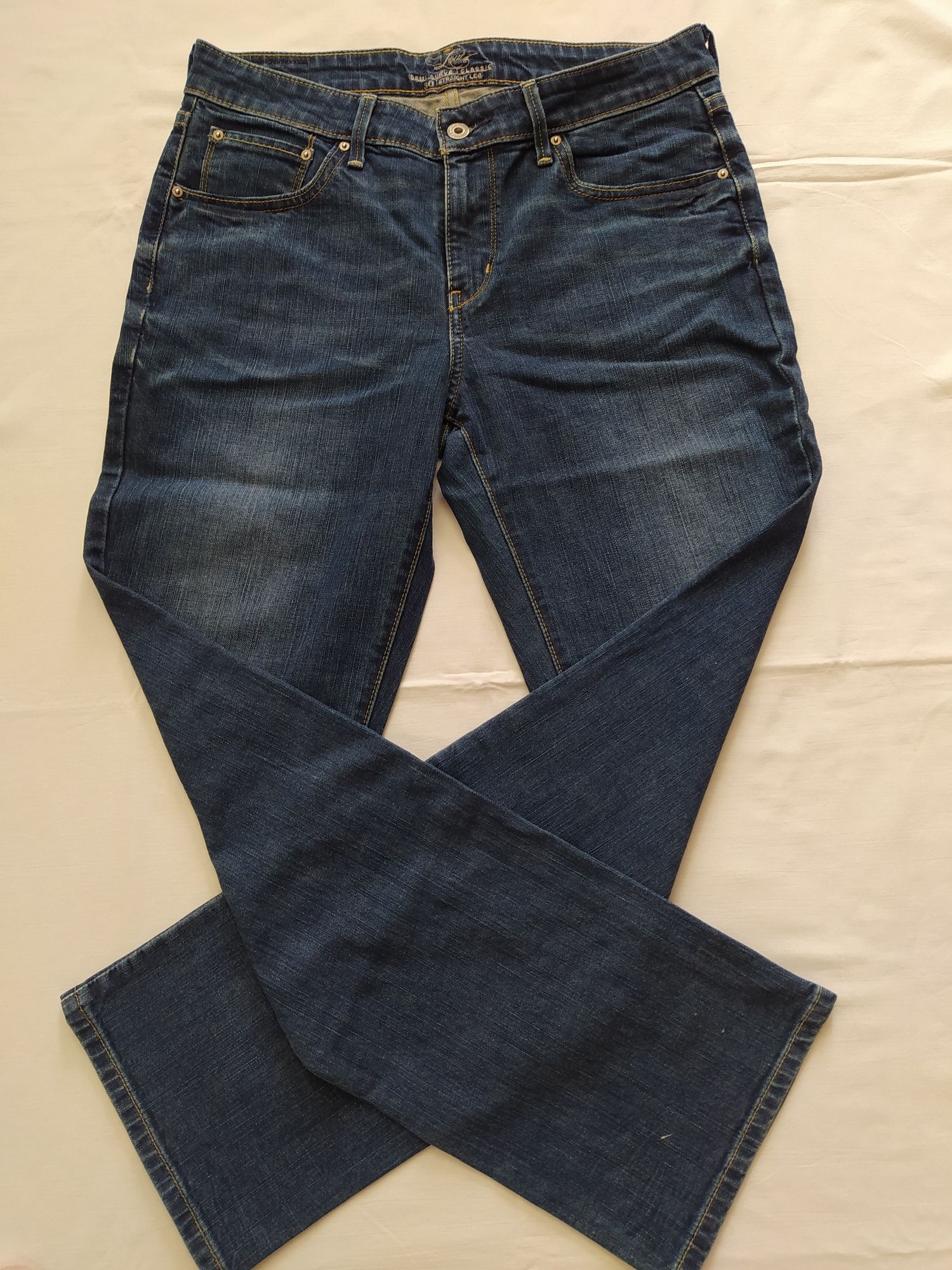 Женские джинсы Levis.30/30.