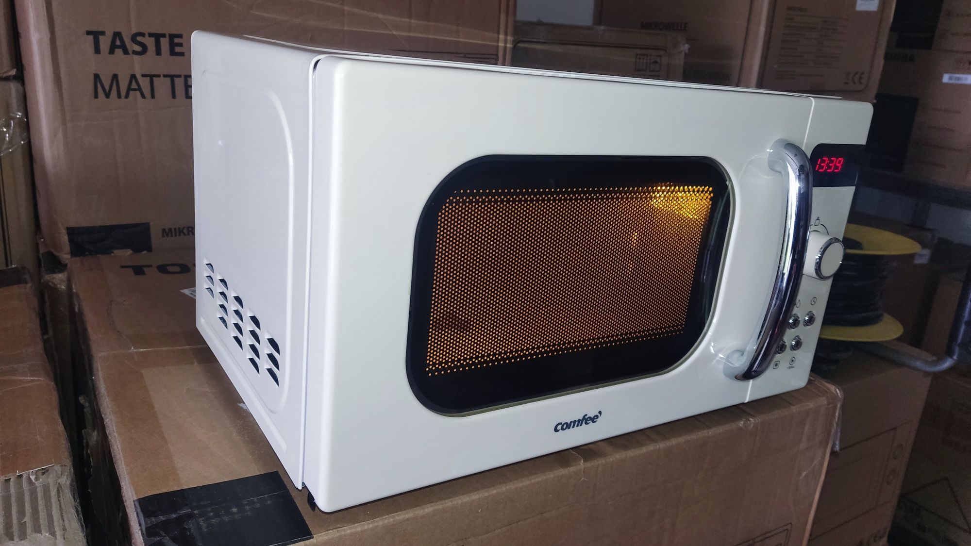 Kuchenka mikrofalowa comfee 800w 20 L Retro