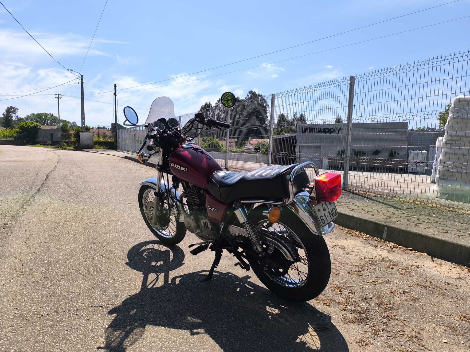 Suzuki gn 250 99