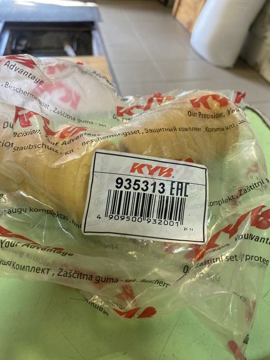 Відбійник для Тойоту кемрі 30