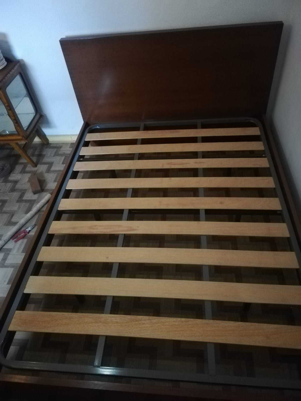 Camal de casal com colchão