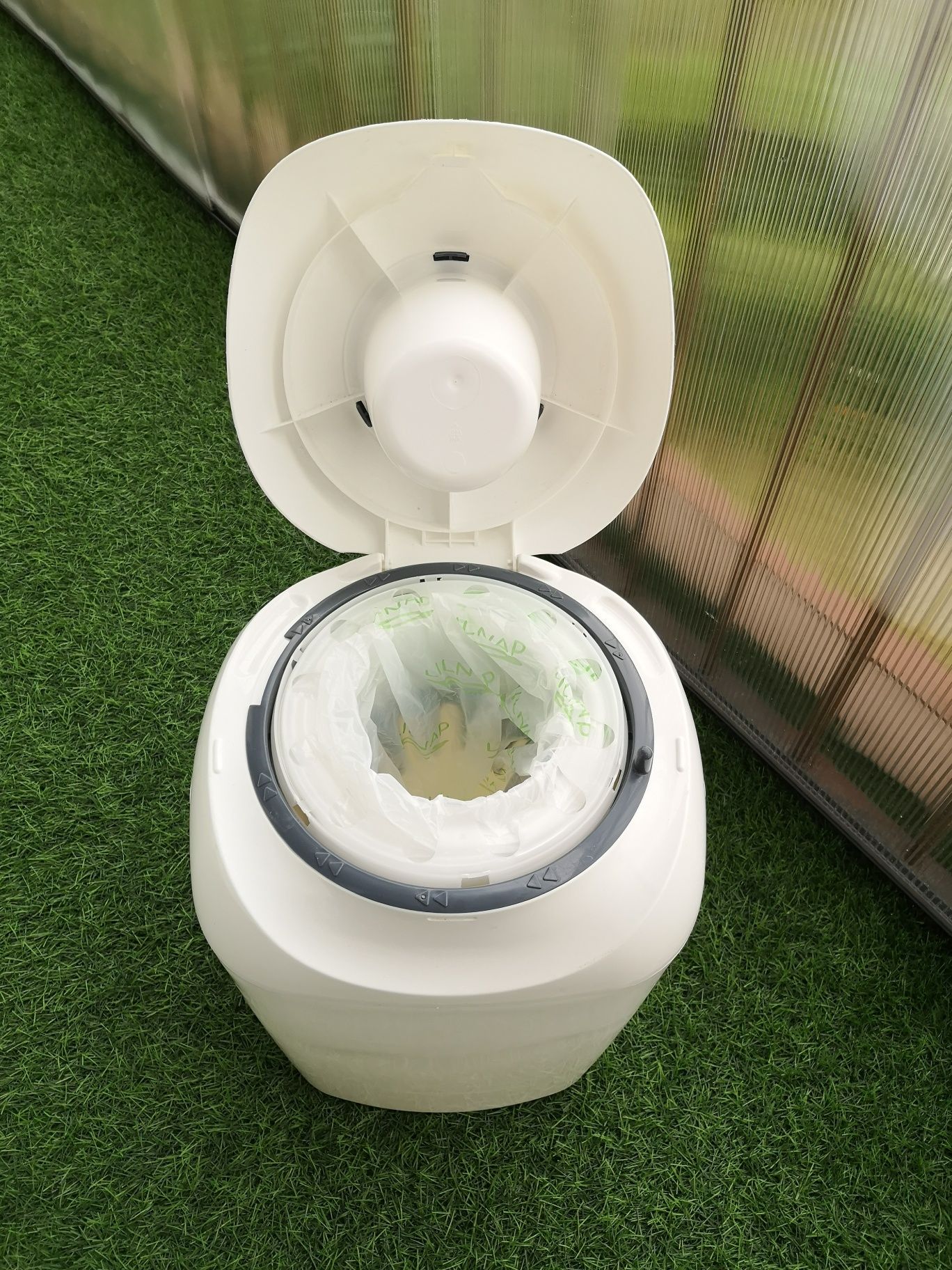 Sprzedam kosz na pampersy tommee tippee sangenic