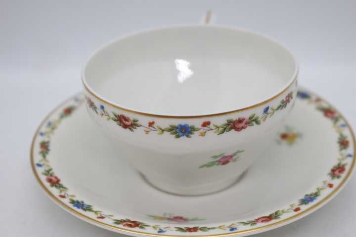 Chávena Chá Hexagonal Vista Alegre Friso Floral e Ouro 1947