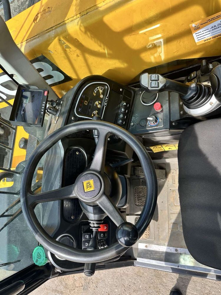 Телескопічний навантажувач jcb 525-60