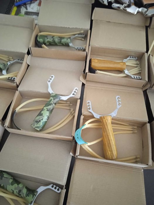 Fisga metálica cabo camuflado/cabo de madeira