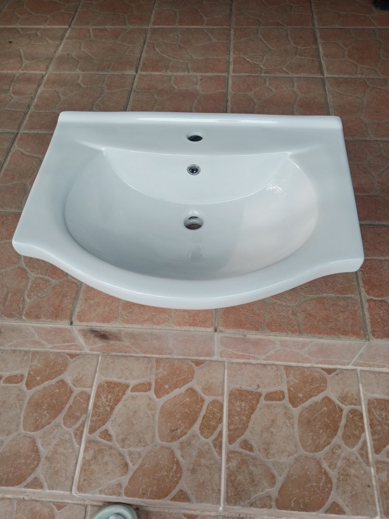 Umywalka łazienkowa ceramiczna