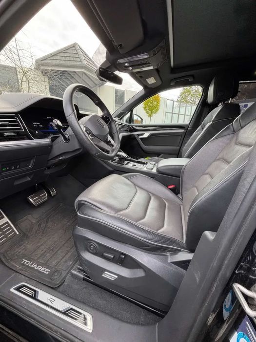 Volkswagen Touareg      2022