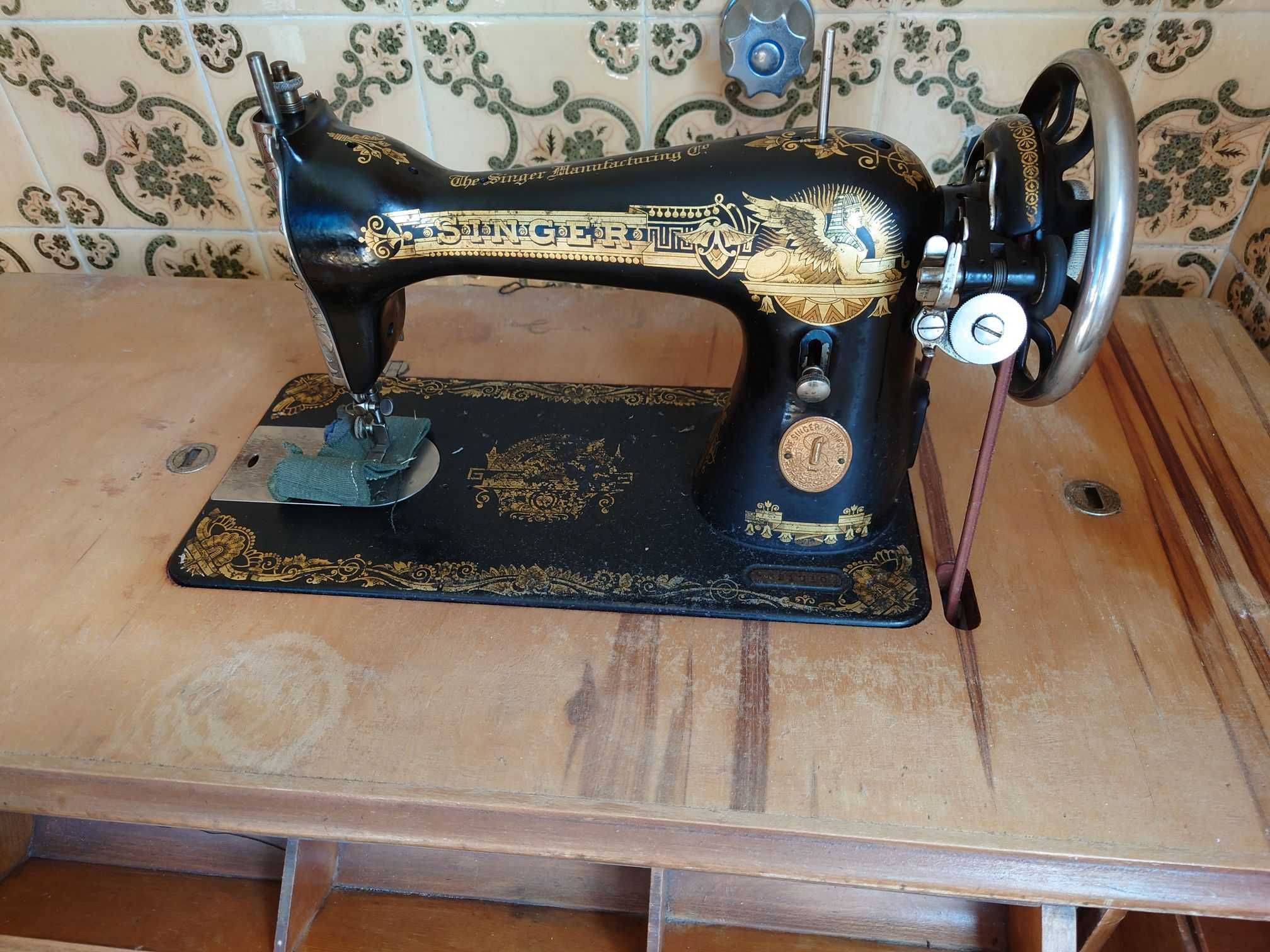 Máquina de costura Singer antiga 1925 Modelo 15K