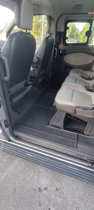 Ford tourneo custom 13