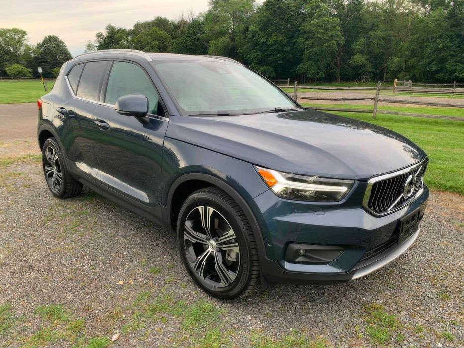 Volvo XC40      2022