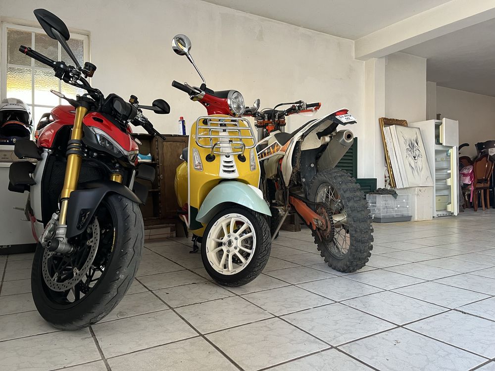 vespa sean wotherspoon 125