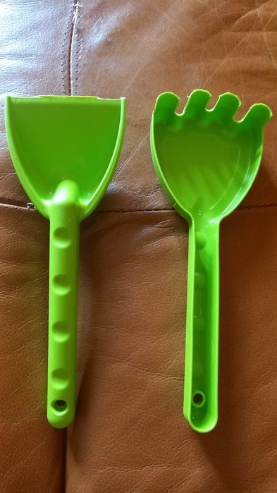 Zestaw zabawek do piaskownicy lub na plażę