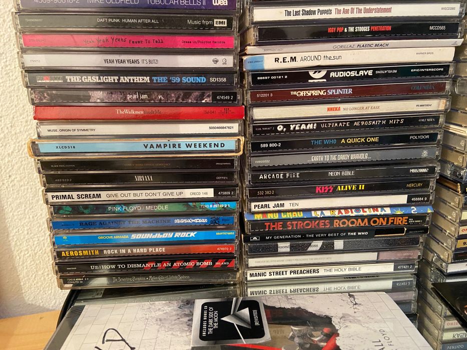 Coleção de c. 100 CDs