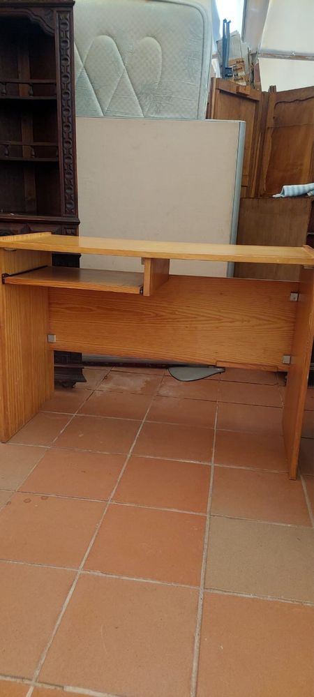 Secretaria em madeira