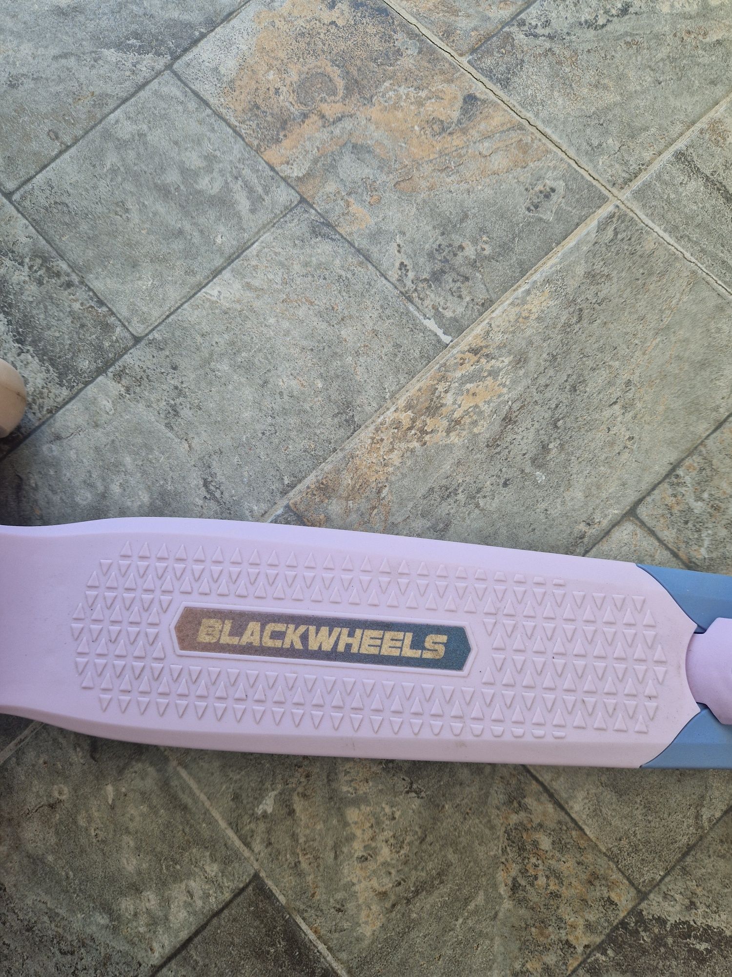 Trotinete blackwheels