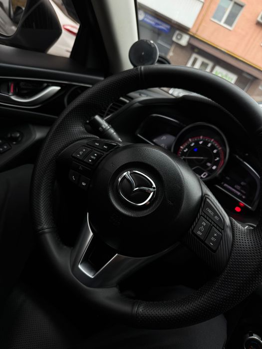 Продаю мазда 3BM 2015рік