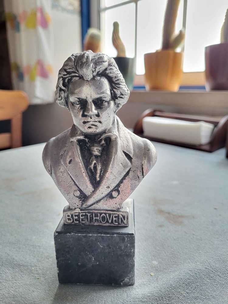 Busto em Metal de Beethoven