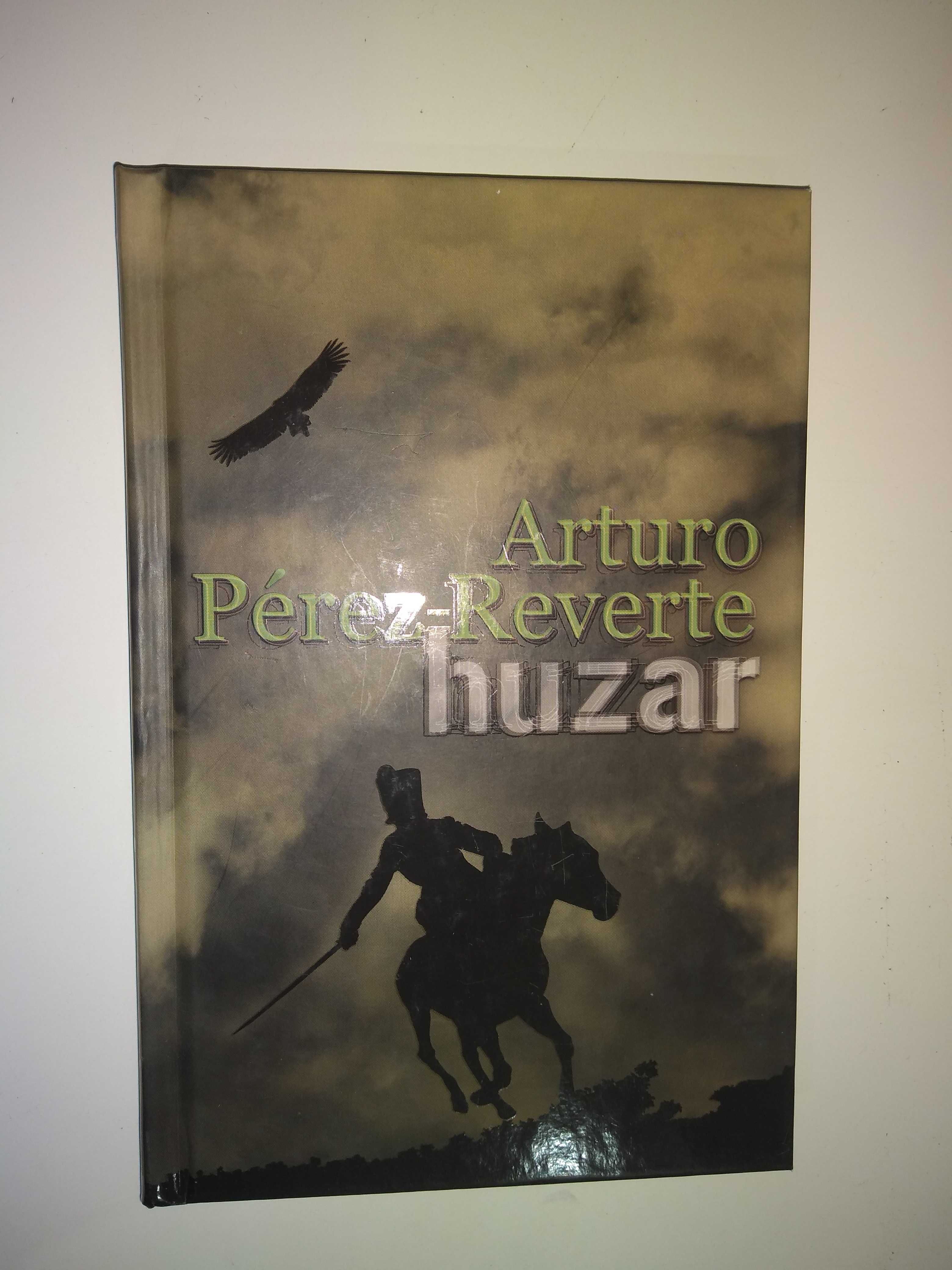 Dobra książka - Huzar Arturo Perez-Reverte (jak nowa) (P12)