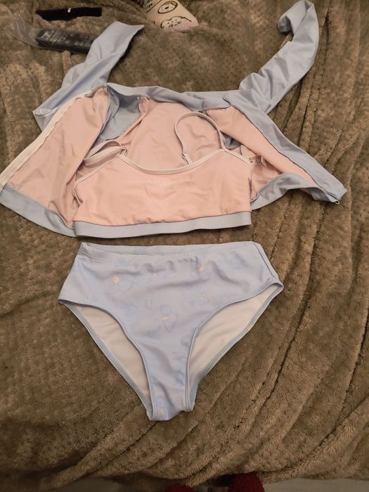 Stroje kąpielowe nowe 9-10 lat