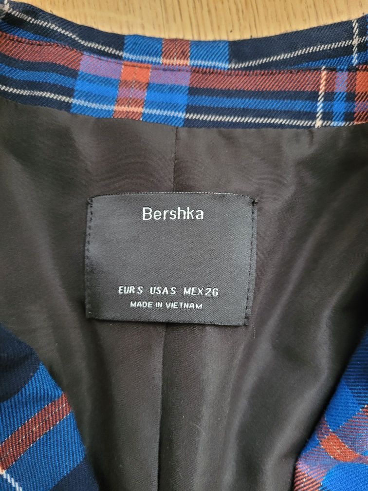 Garnitur ze spódnicą Bershka