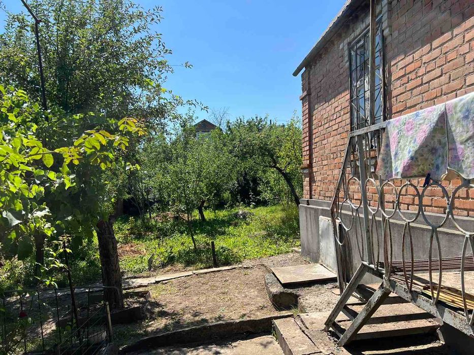 (5)   Продам дачу в с. Щітки  8116