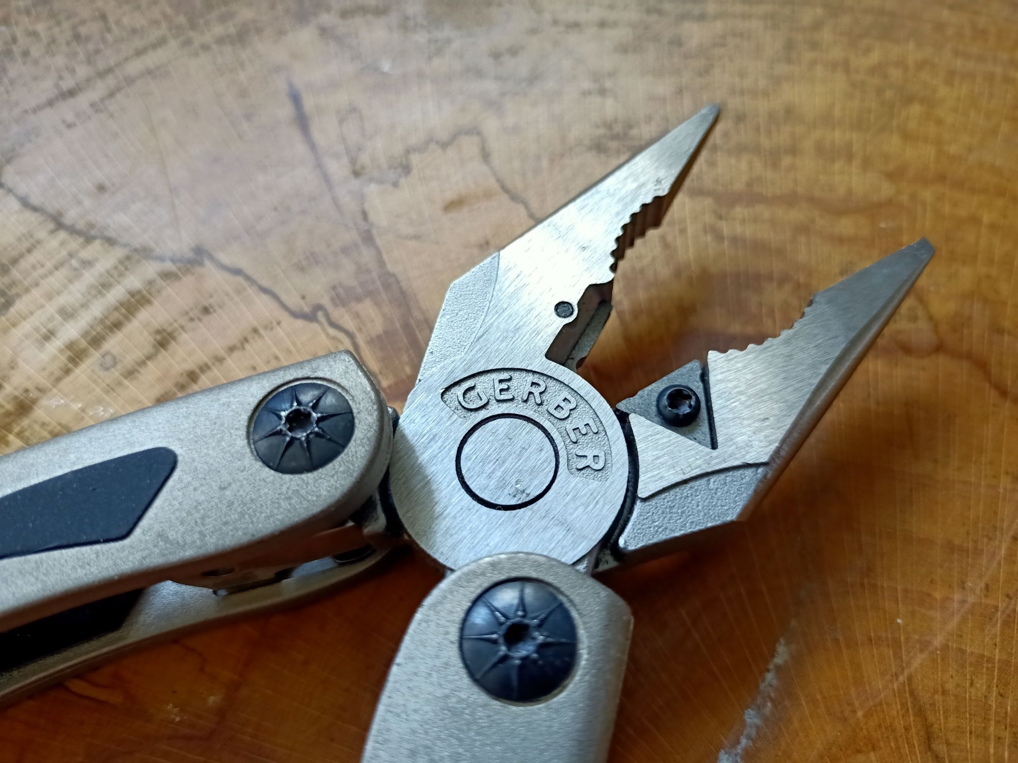 Multitool Gerber MP 800 Legend