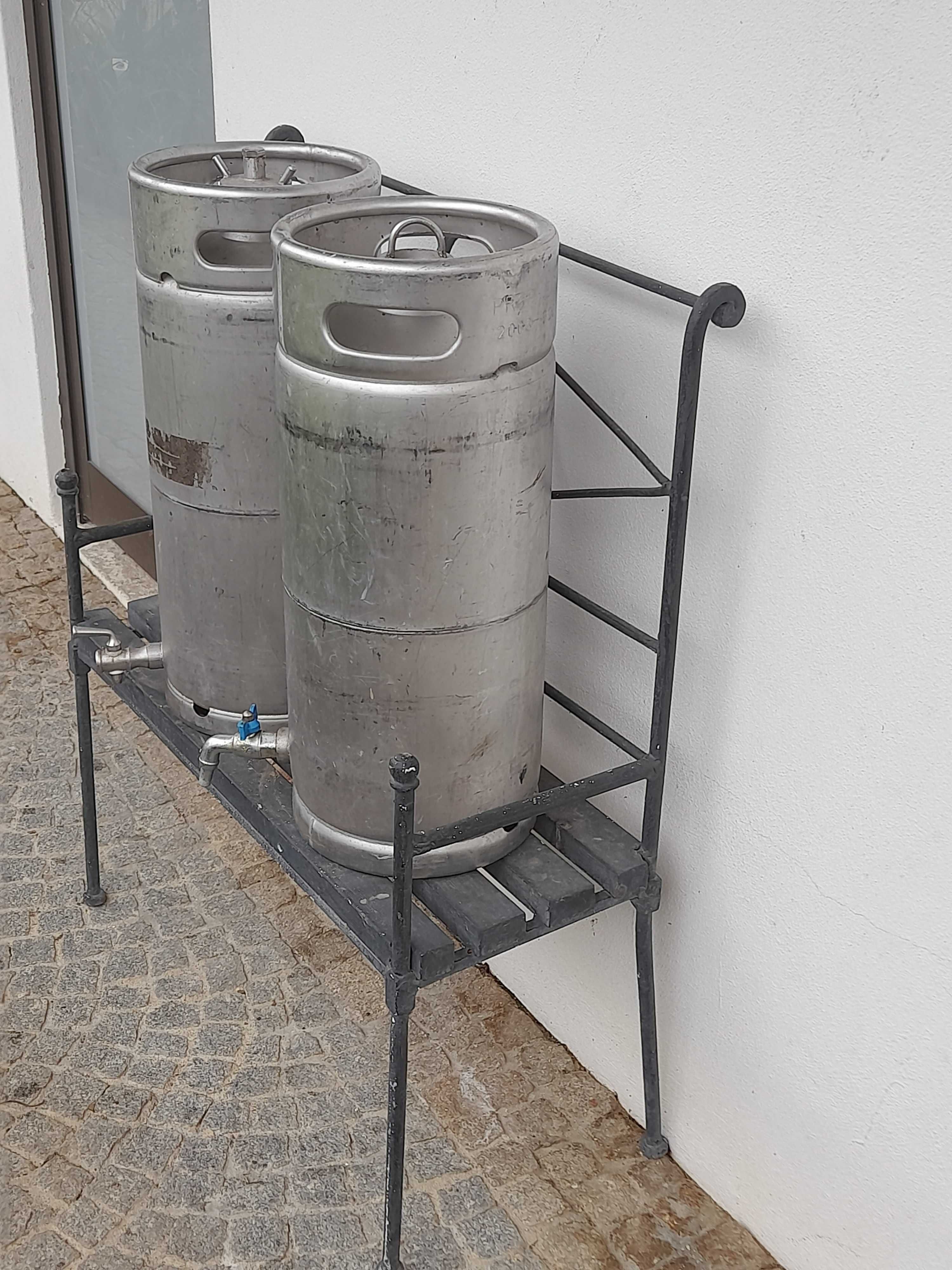Baril com torneira adaptada