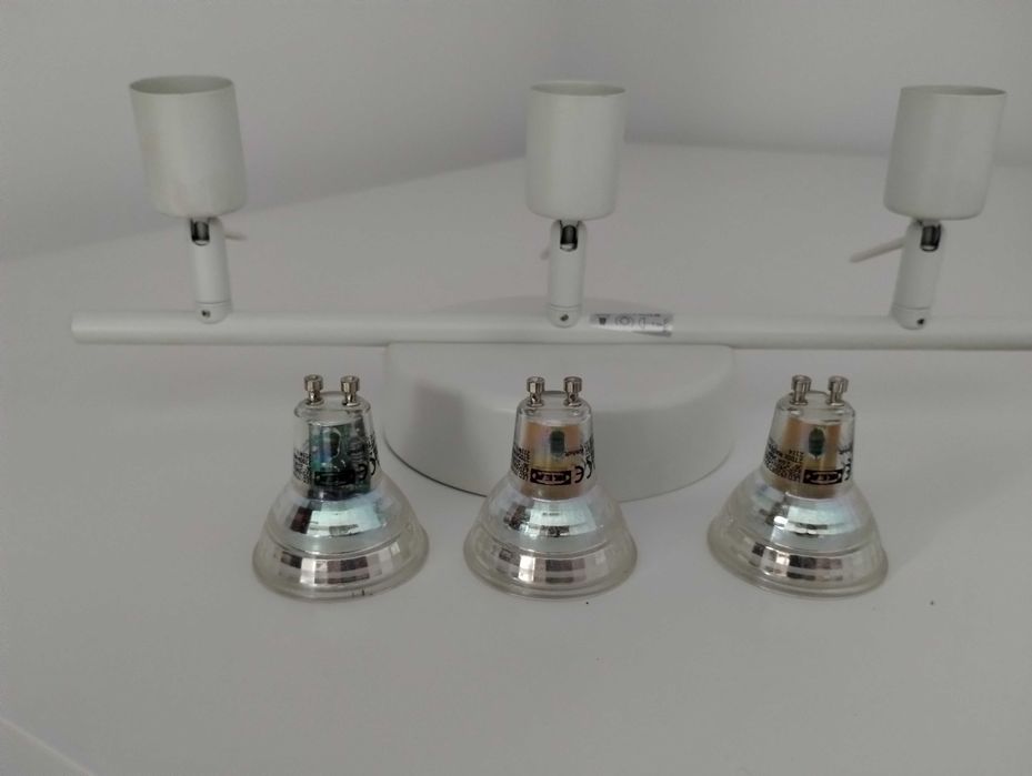 Lampa sufitowa Ikea Tross z żarówkami
