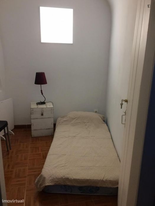 Quarto - localizado em Evora