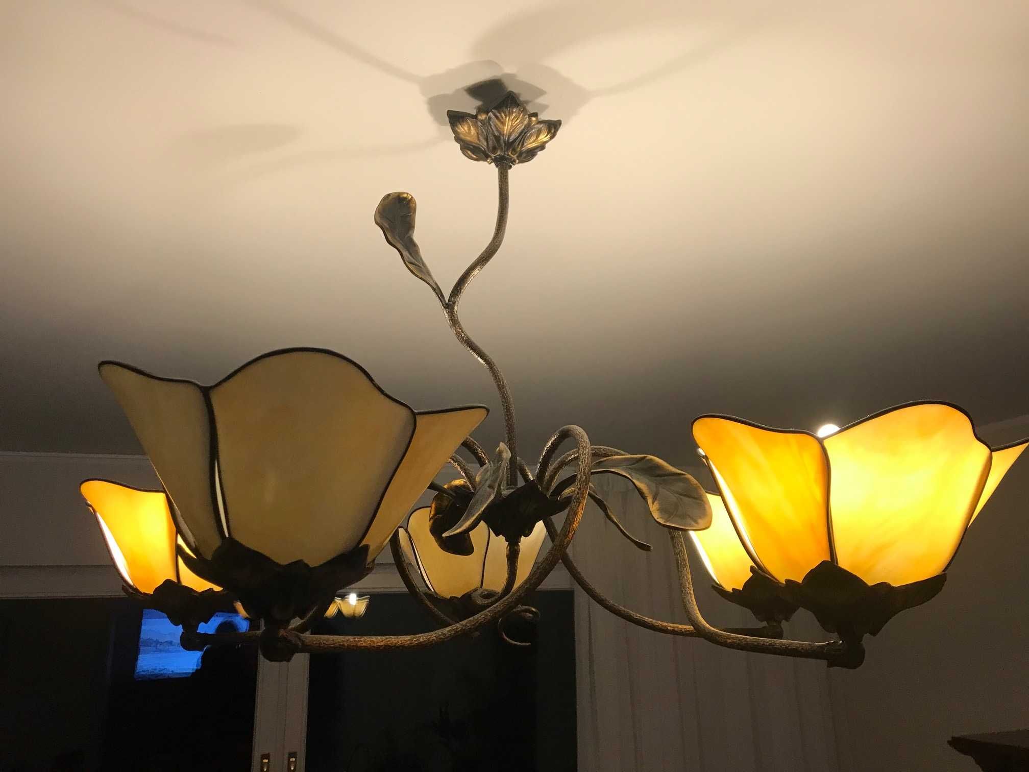 lampa kuta witrażowa salonowa