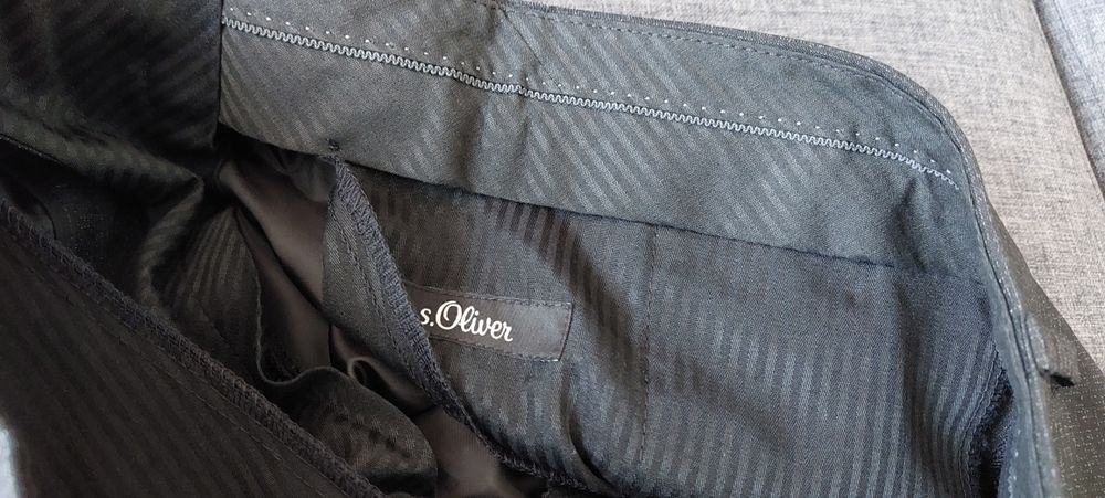 Spodnie s.Oliver eleganckie czarne ze srebrną nitką slim r.M