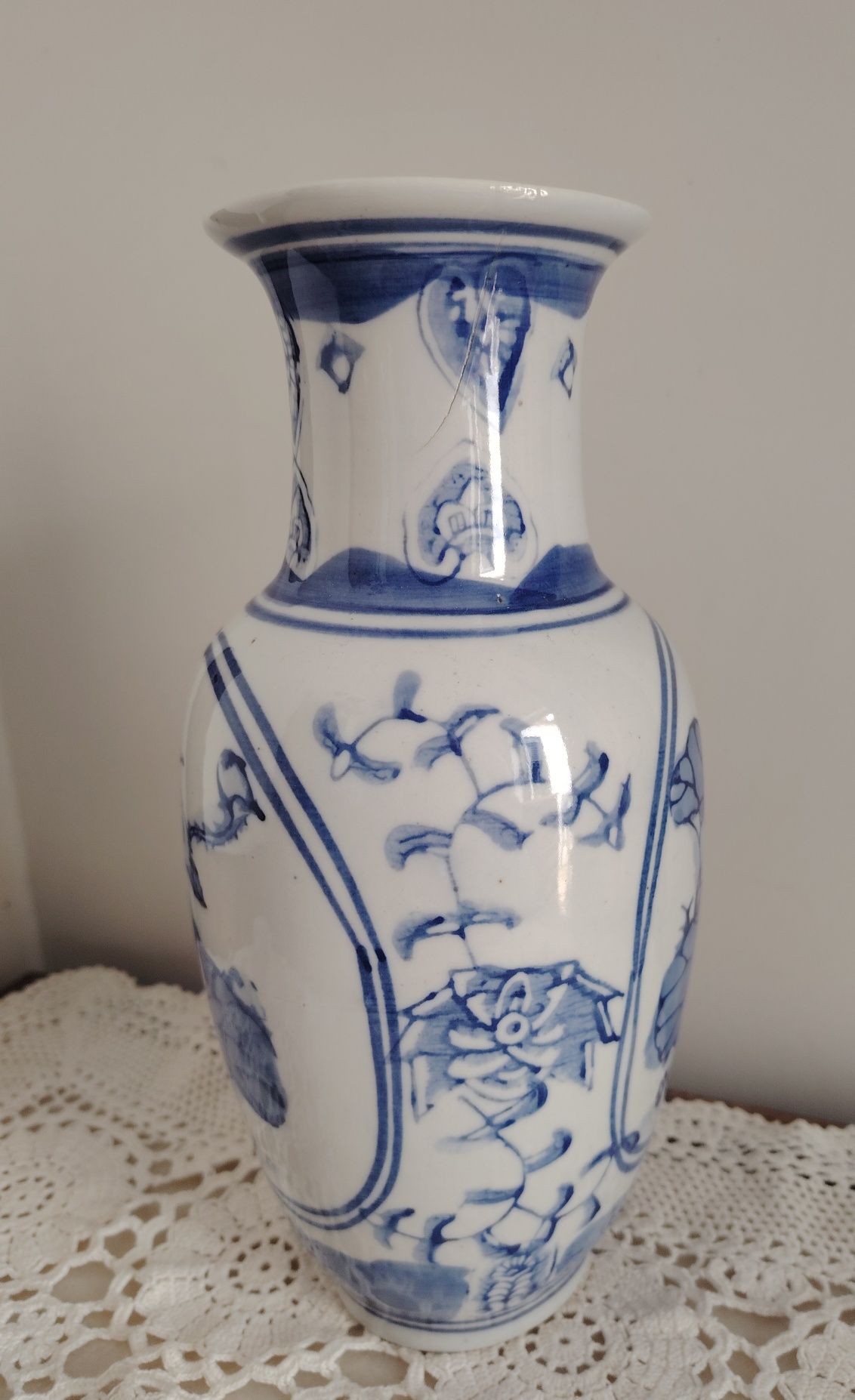 Jarra grande em porcelana