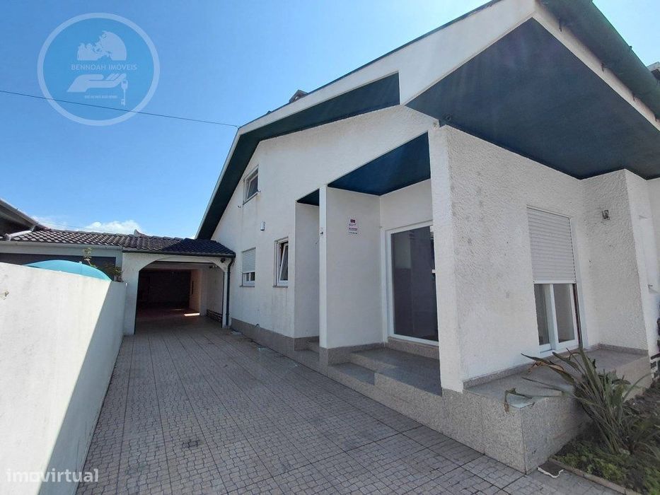 Casa rés do chão à venda- Mindelo- Porto