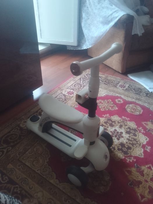 Самокат-трансформер в ідеальному стані