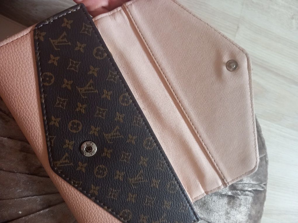 Louis vuitton duży damski portfel