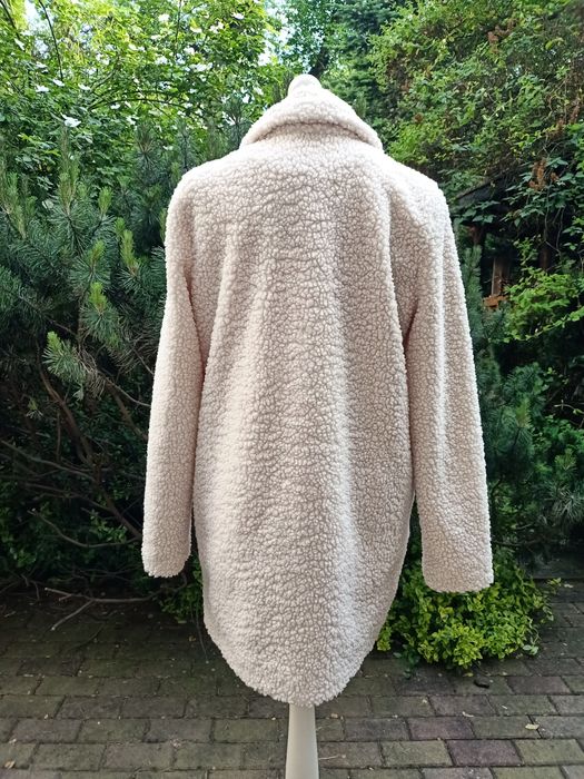 Beżowe kremowe futerko damskie 40 L Pieces puchate