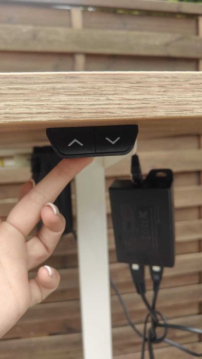 Biurko ELZAP 140x70 elektrycznie regulowana wysokość blatu