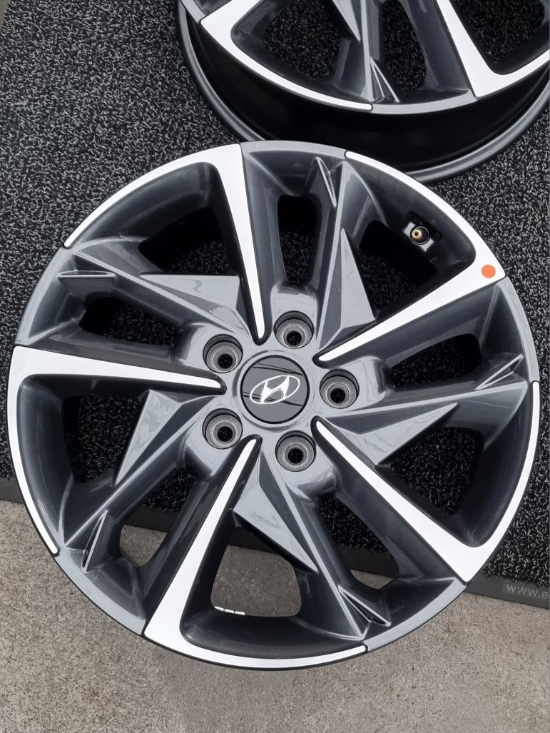 NOWE Felgi Alu 17" Hyundai i30 iX35 Tucson Ioniq Kona 5x114,3 Oryginał